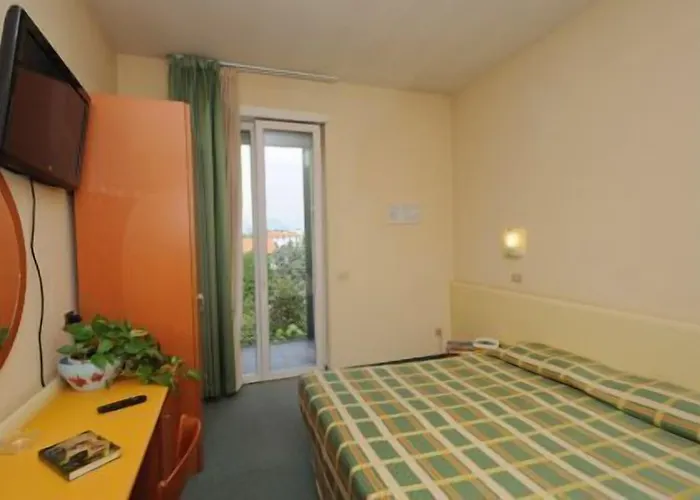 Отель Meeting 3*