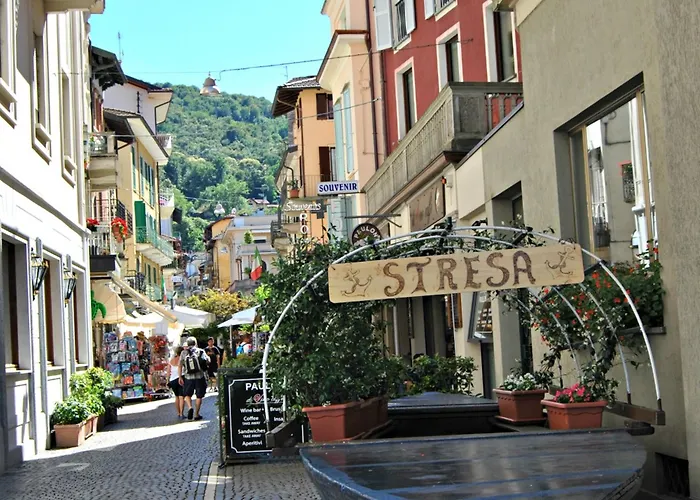 Готель Meeting Стреза