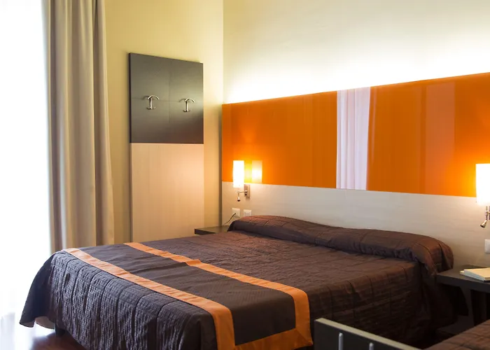 Готель Meeting